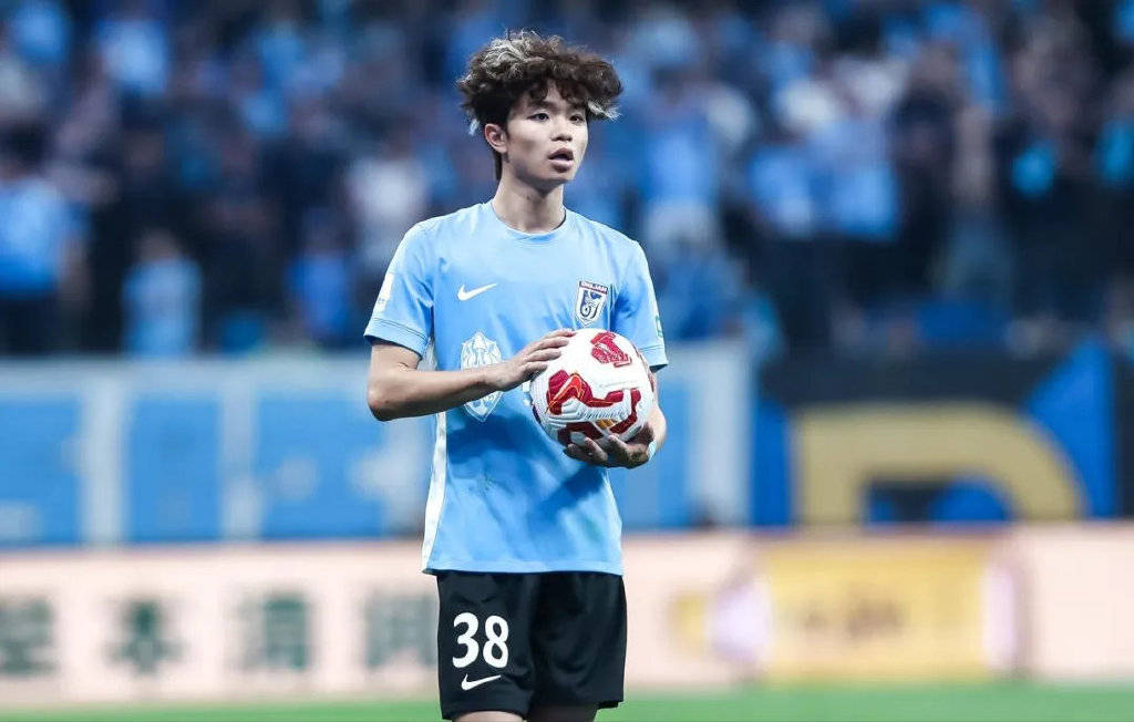 玉昆展现黑 玉昆展现黑